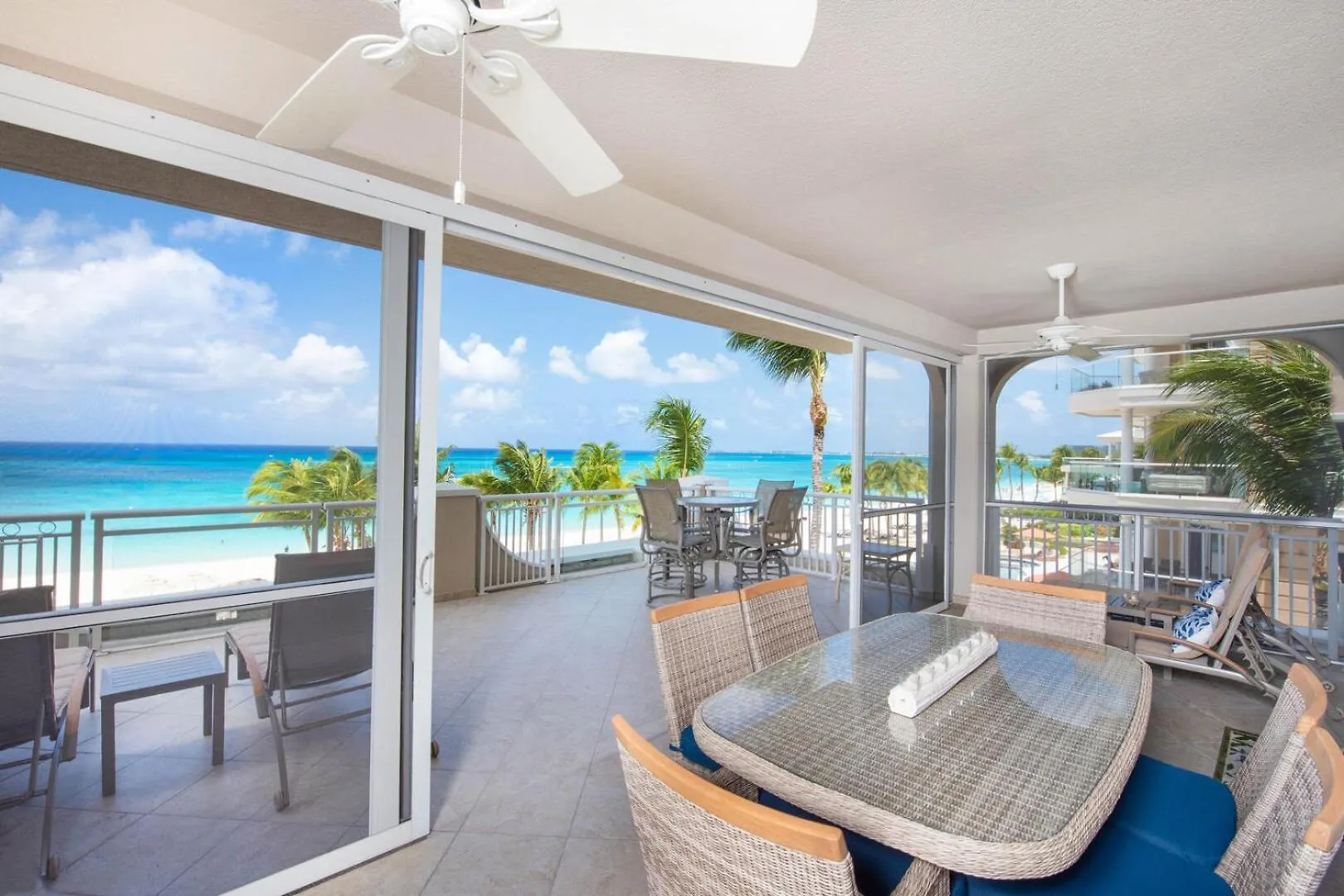 Beachcomber 17 George Town Cayman-øerne